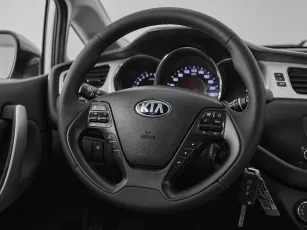 Kia  10