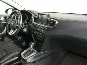 Kia  8