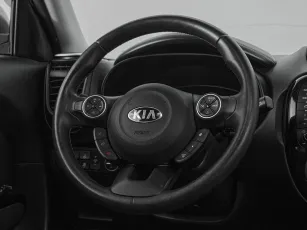 Kia  11