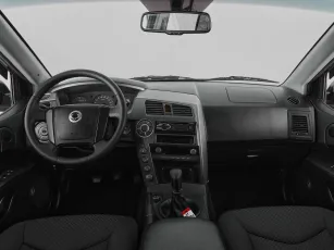SsangYong  8