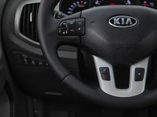 Kia  11