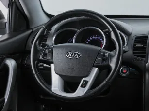 Kia  11