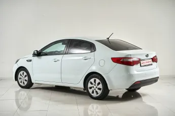 Kia  4