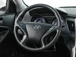 Hyundai  13
