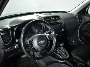 Kia  10