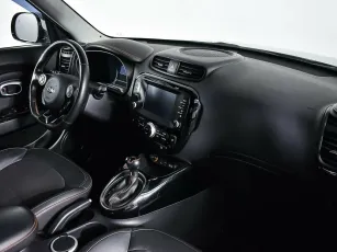 Kia  8