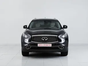 Infiniti  2