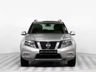 Nissan  2