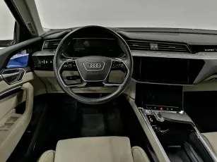 Audi  8
