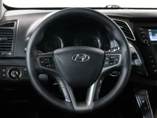 Hyundai  10