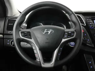Hyundai  9