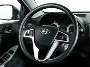 Hyundai  12