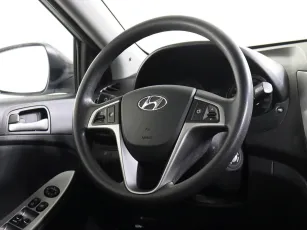 Hyundai  11