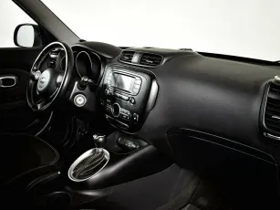 Kia  7