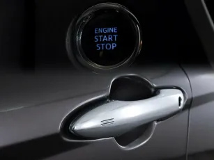Toyota  16