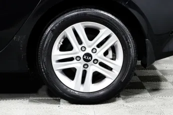 Kia  7