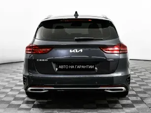 Kia  6