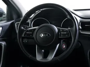 Kia  11