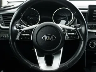 Kia  15