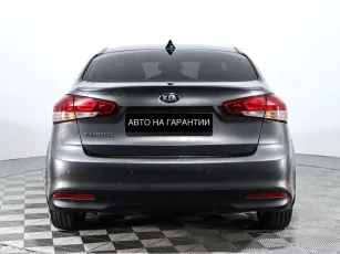 Kia  6
