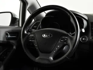 Kia  11