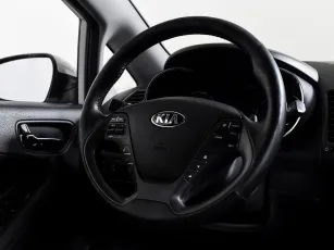 Kia  11