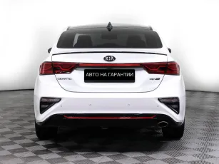 Kia  6