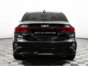 Kia  6