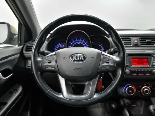 Kia  6