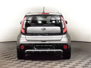 Kia  6