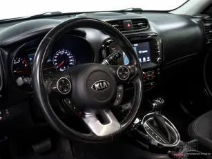 Kia  9