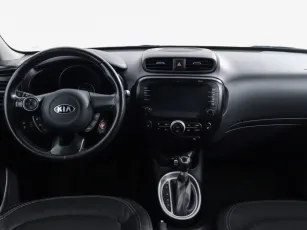 Kia  9