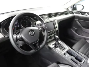 Volkswagen  8