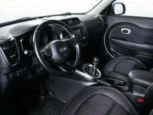 Kia  11